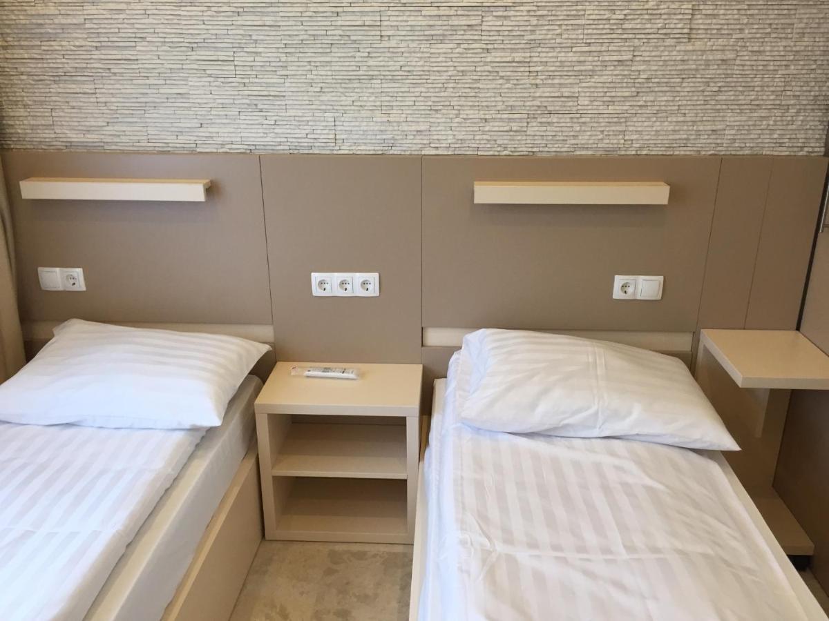 Mosoly Szallashely Szeged Esterno foto