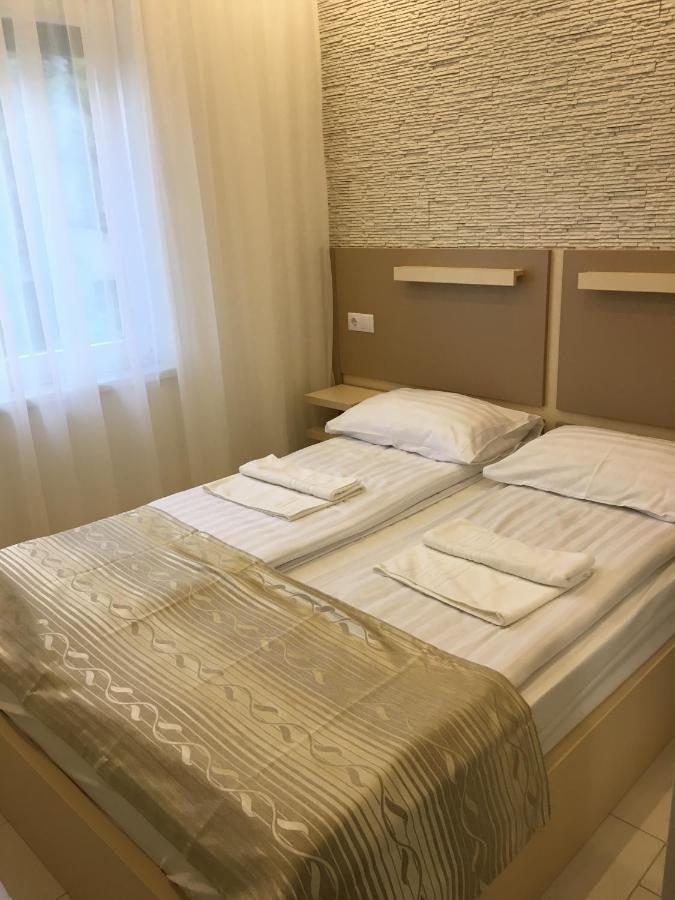 Mosoly Szallashely Szeged Esterno foto