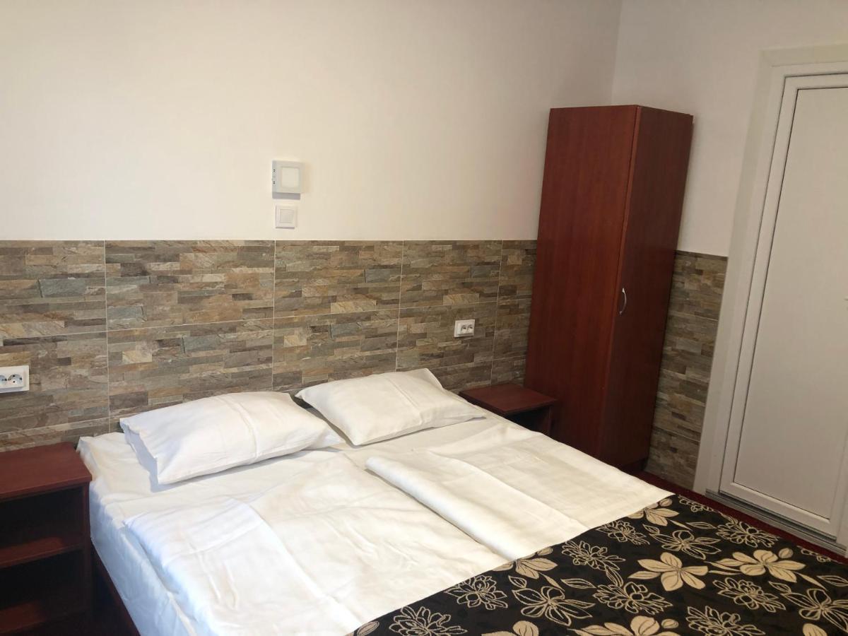 Mosoly Szallashely Szeged Esterno foto
