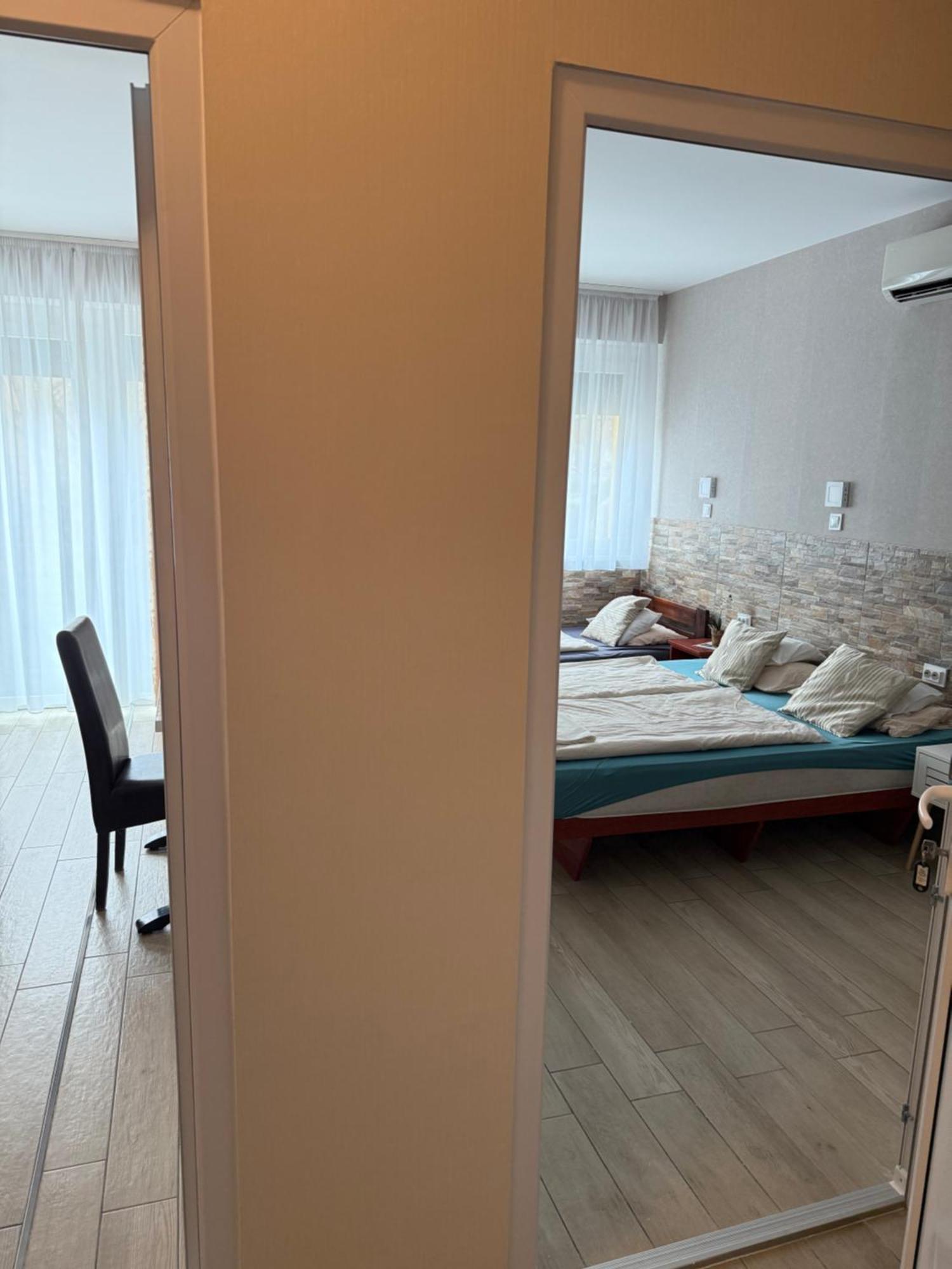 Mosoly Szallashely Szeged Esterno foto