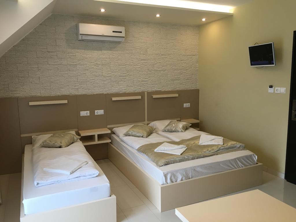 Mosoly Szallashely Szeged Esterno foto